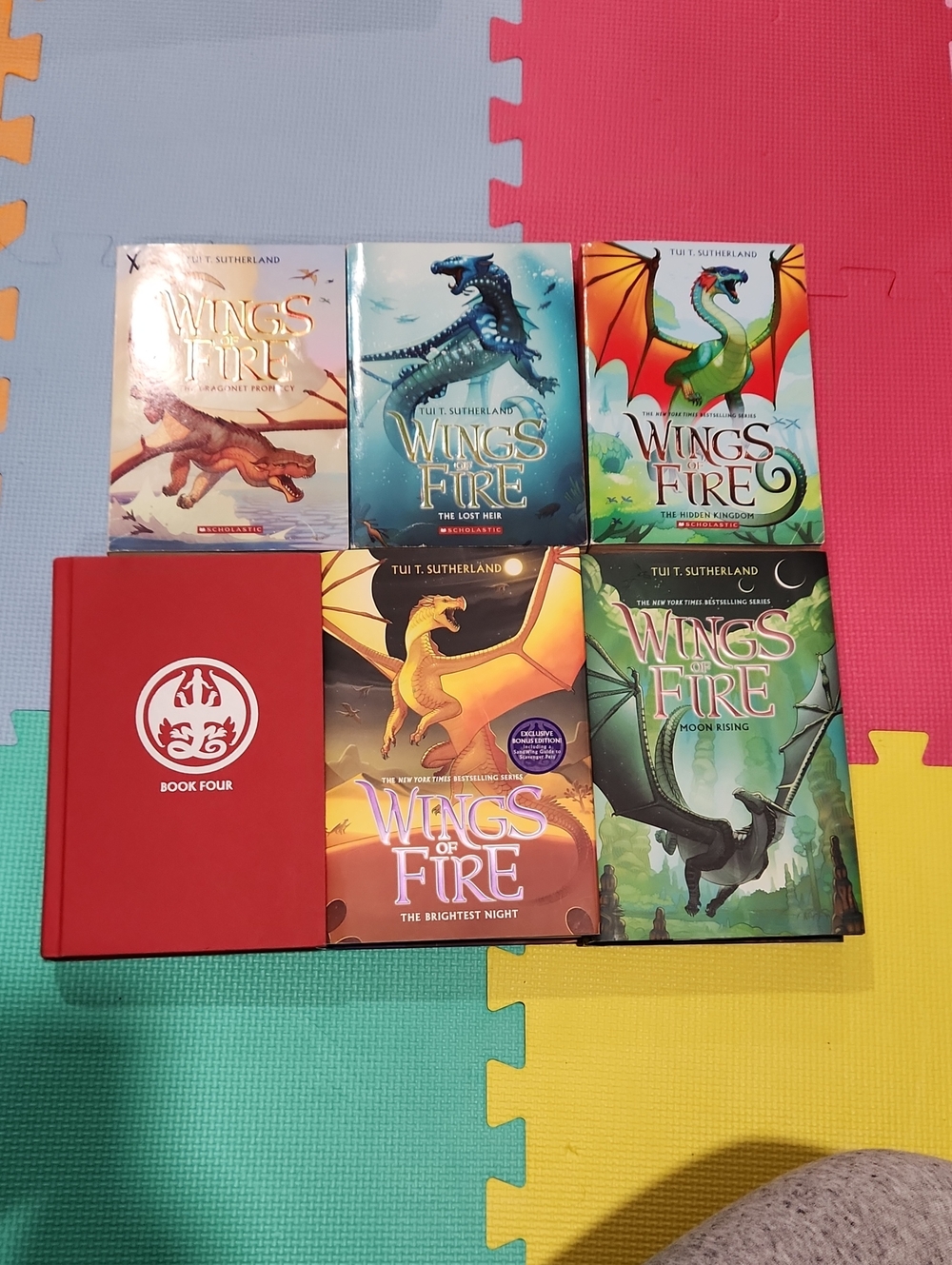 Wings of Fire Book Bundle by Tui T. Sutherland - Mixed Color Covers 1 -6